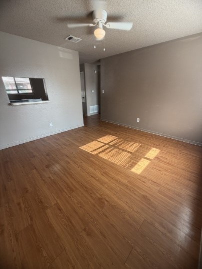 139 Elm Dr 302 — photo