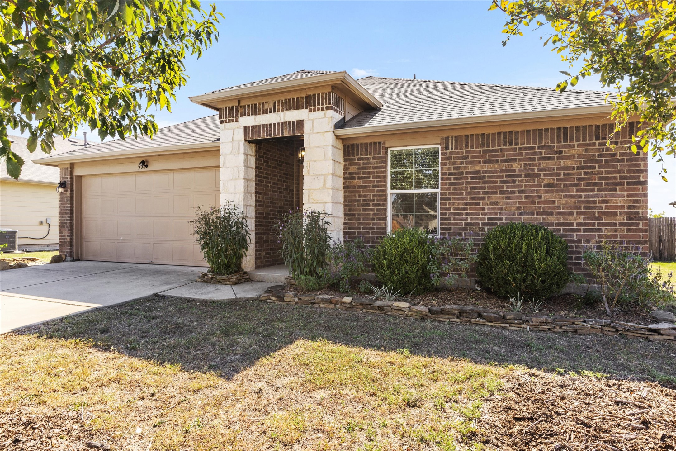 508 Foxglove Dr — photo