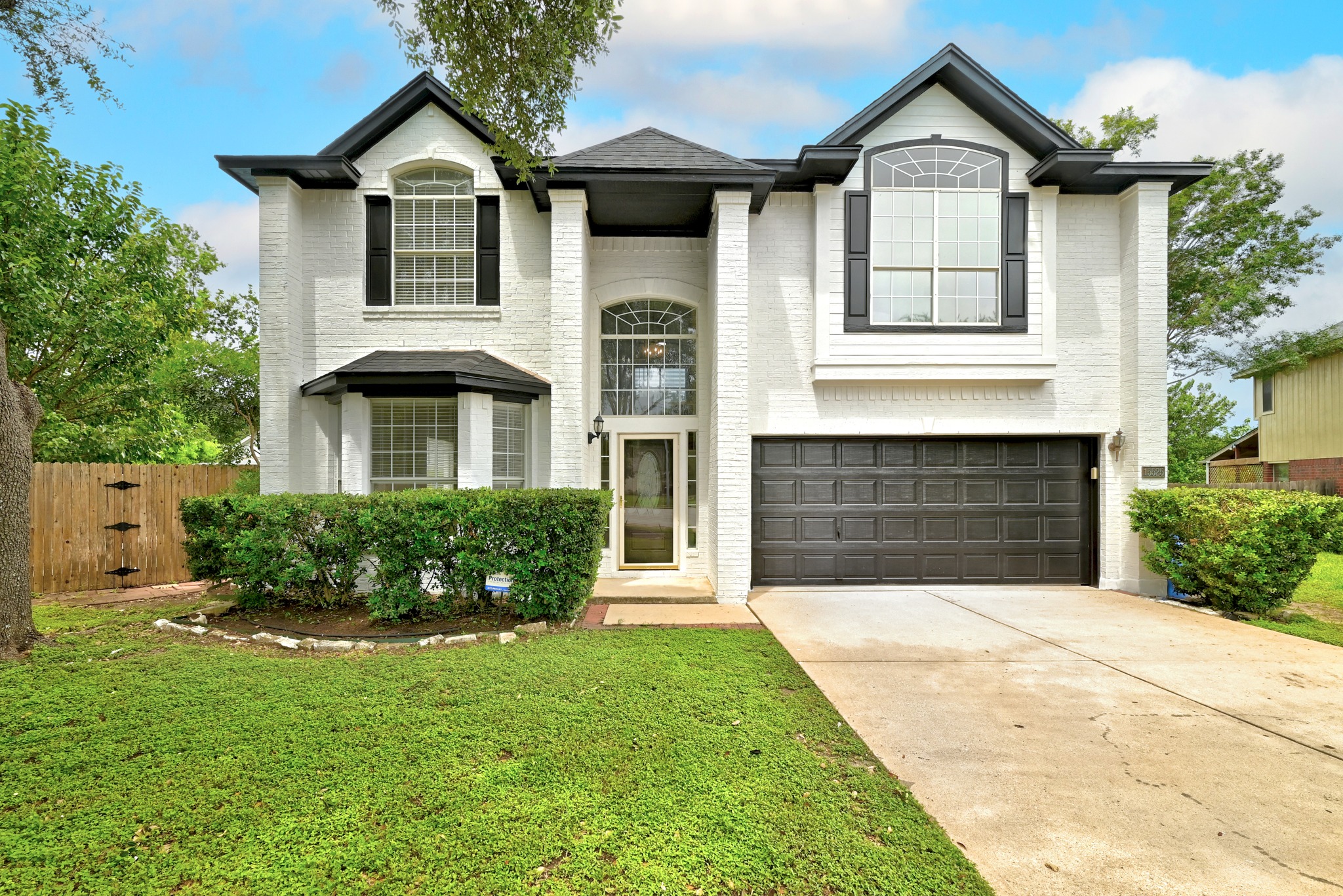 15525 Ozone Pl — photo