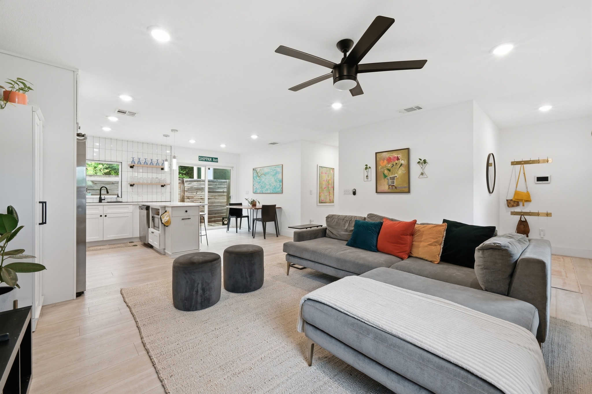 1406 Camelot Cir Unit 1 — photo
