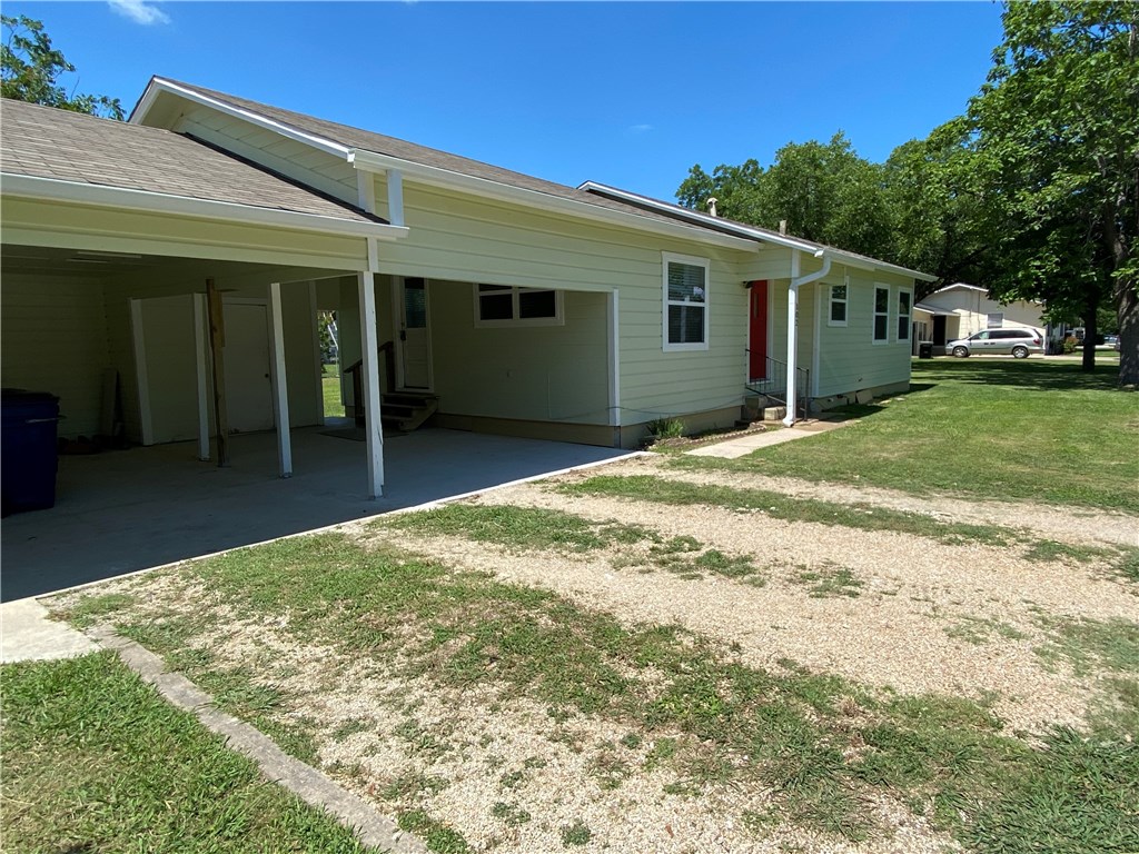 102 E Live Oak St — photo