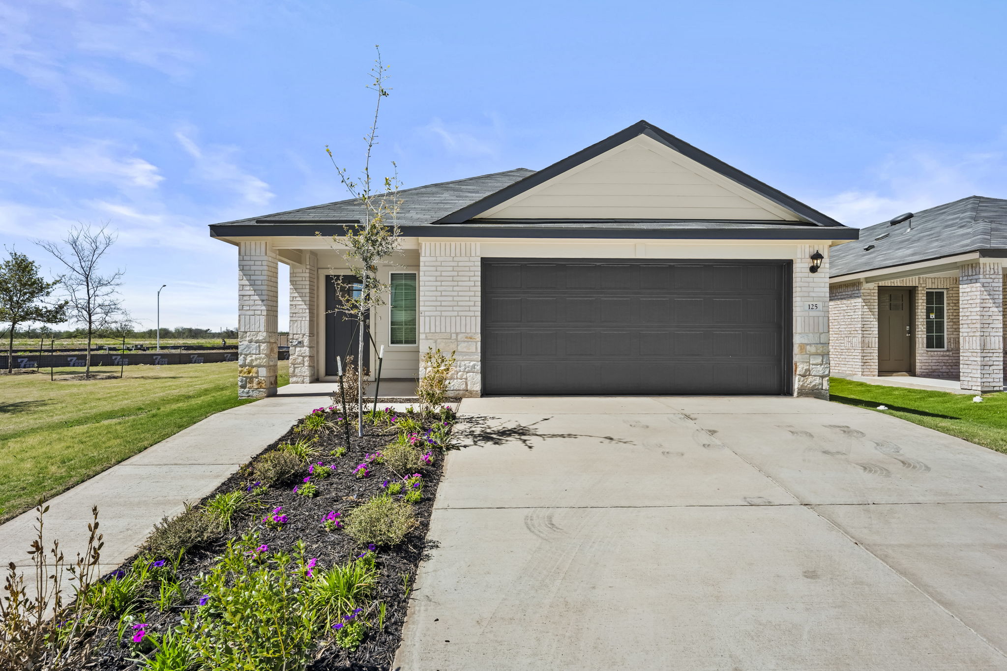 125 Raymondville Path — photo