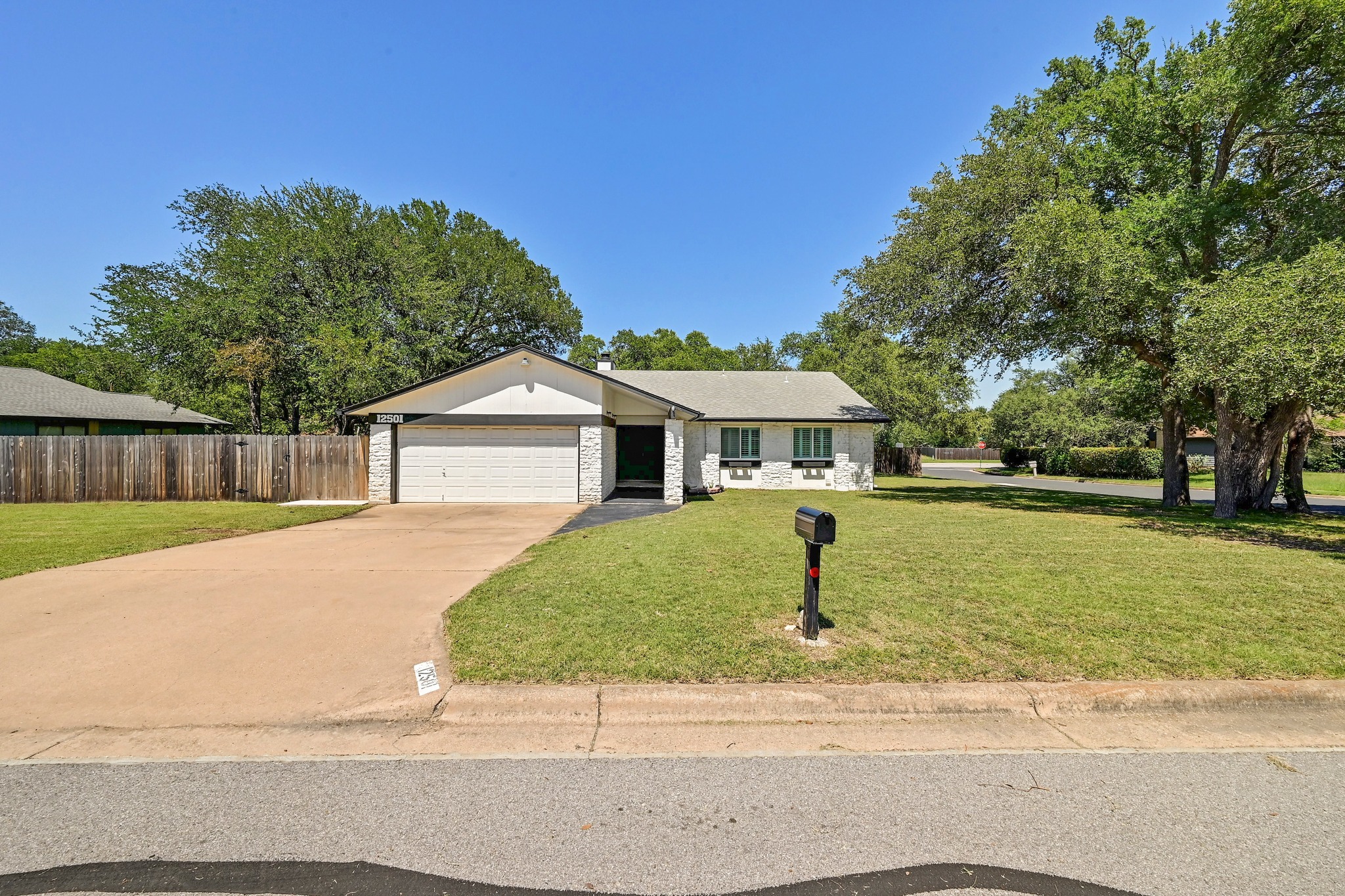 12501 Preece Dr — photo