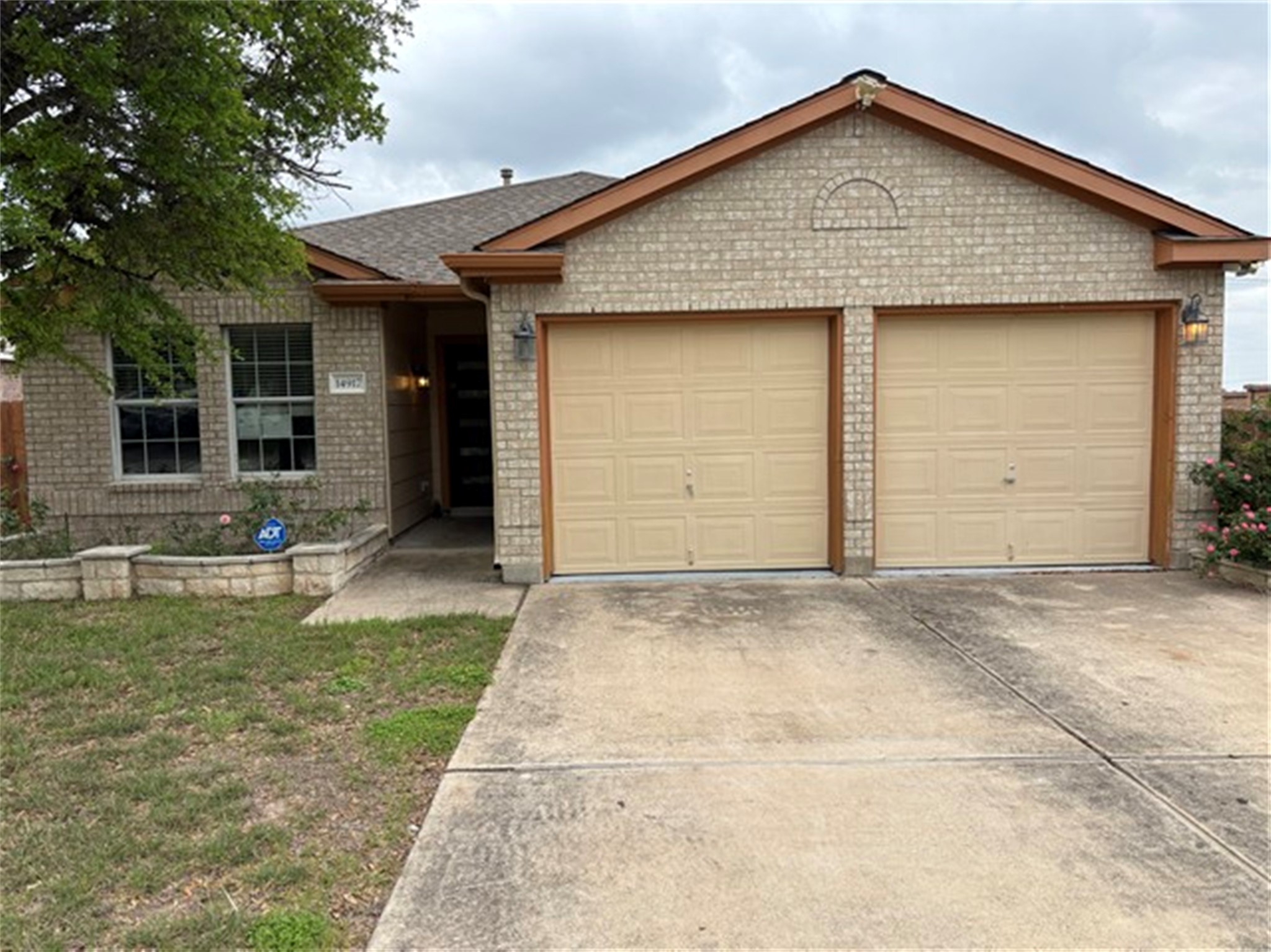 14917 Lantern Dr — photo