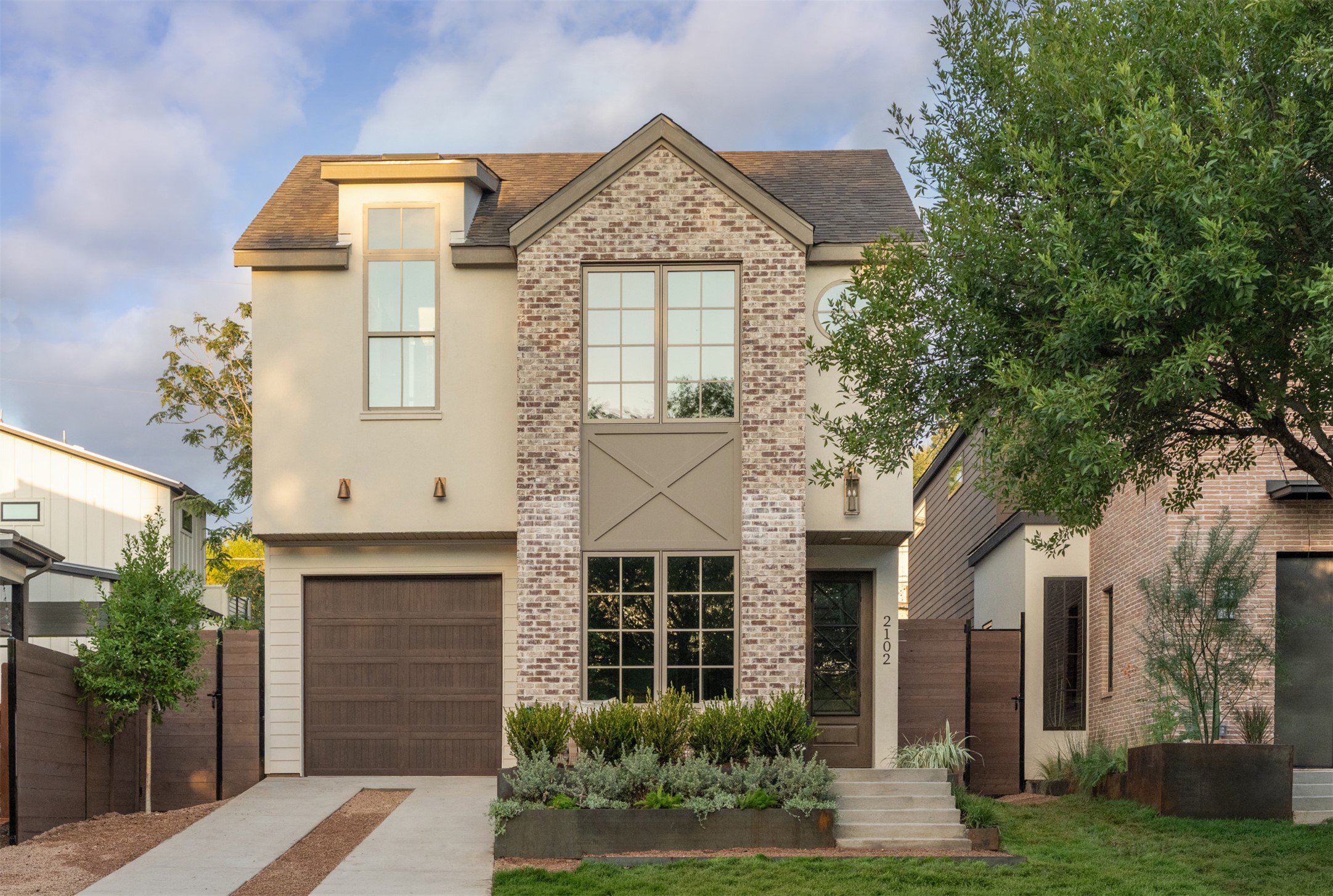 2102 Palo Pinto Dr — photo