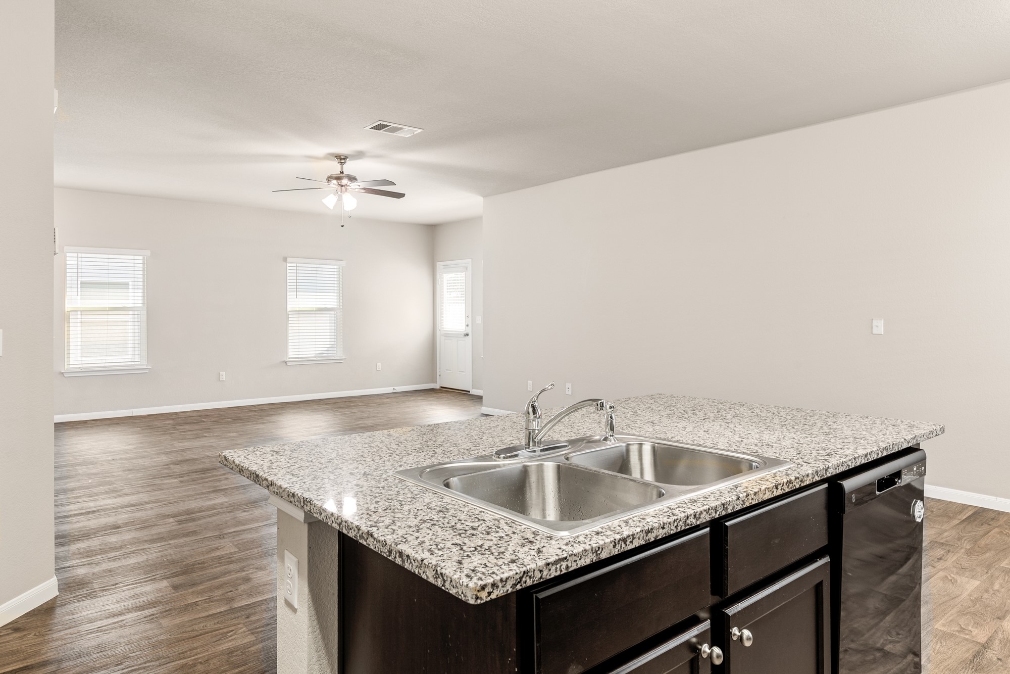 365 Cibolo Creek Dr — photo