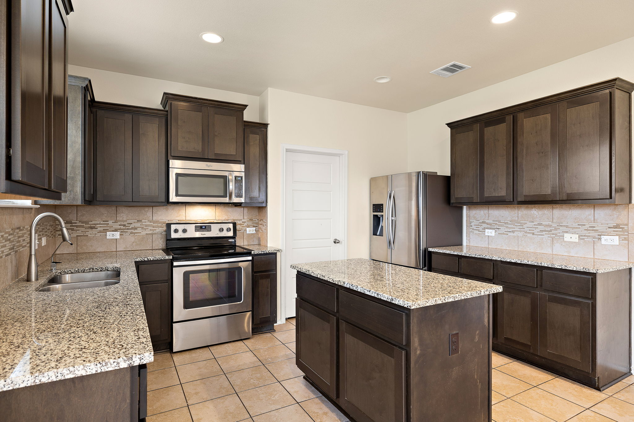 713 Carillion Dr — photo