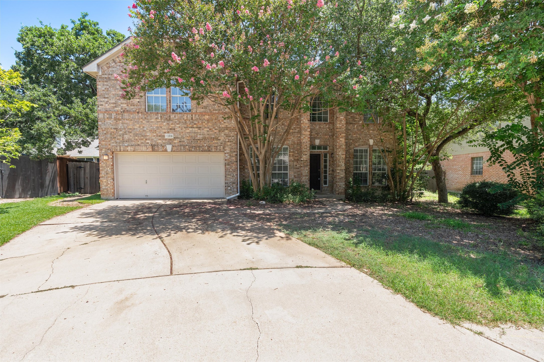 104 Whitechapel Ct — photo
