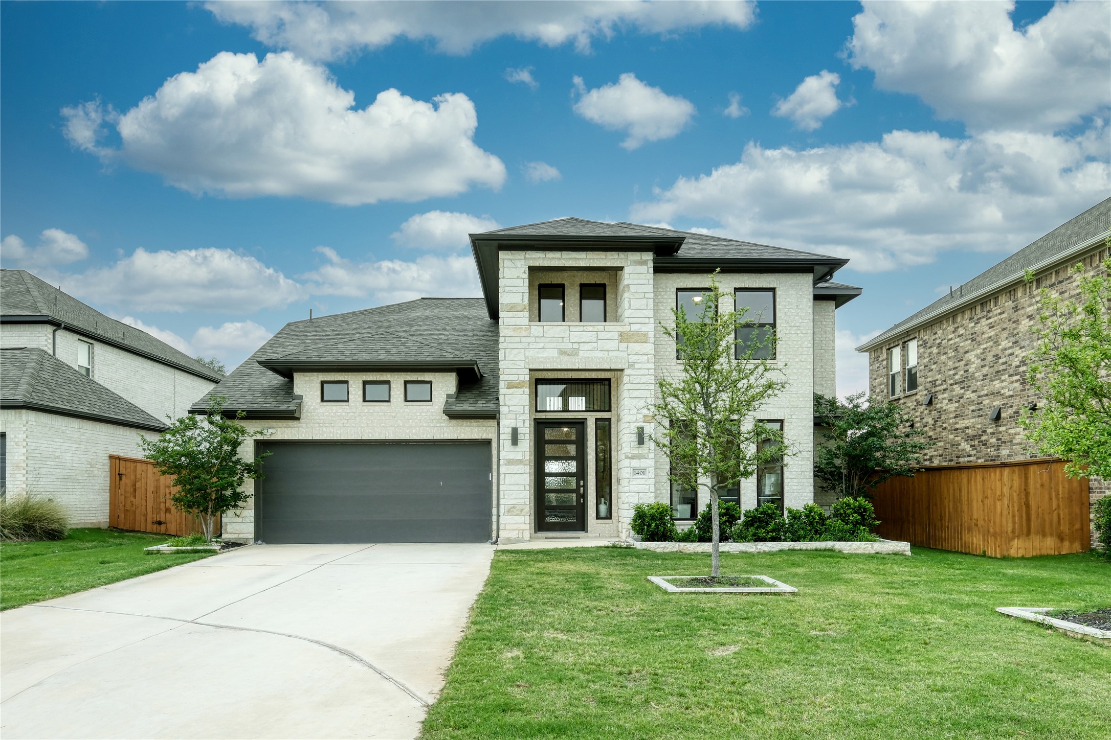 1401 Mulberry Oak Ln — photo