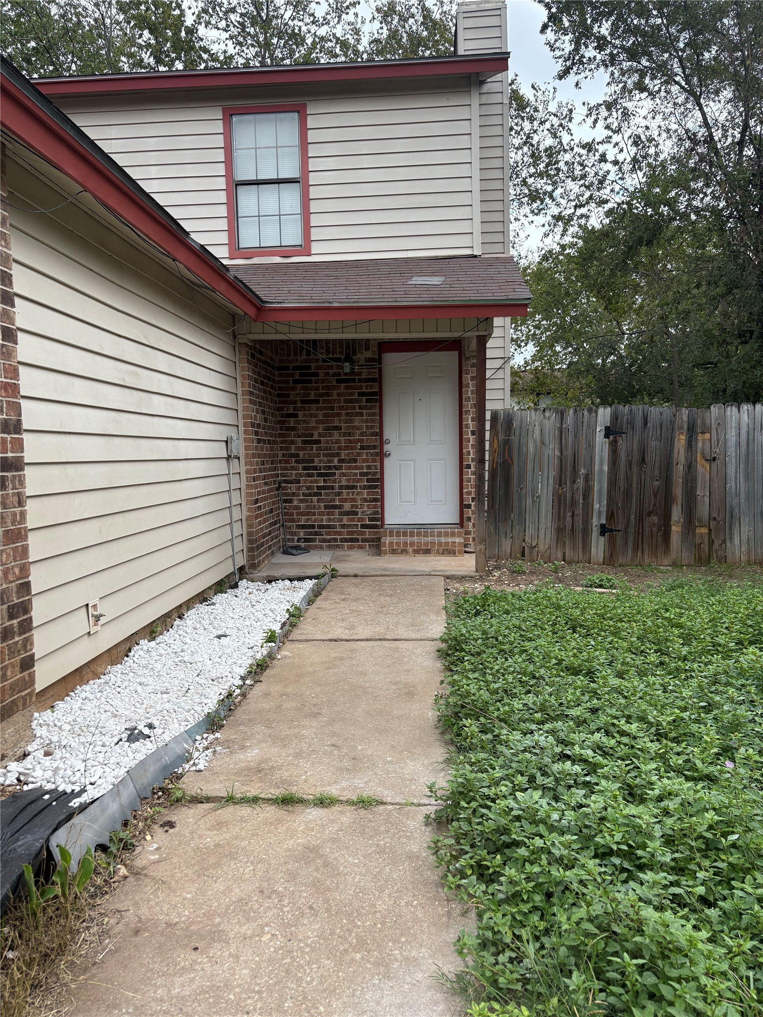 9205 Kempler Dr Unit B — photo