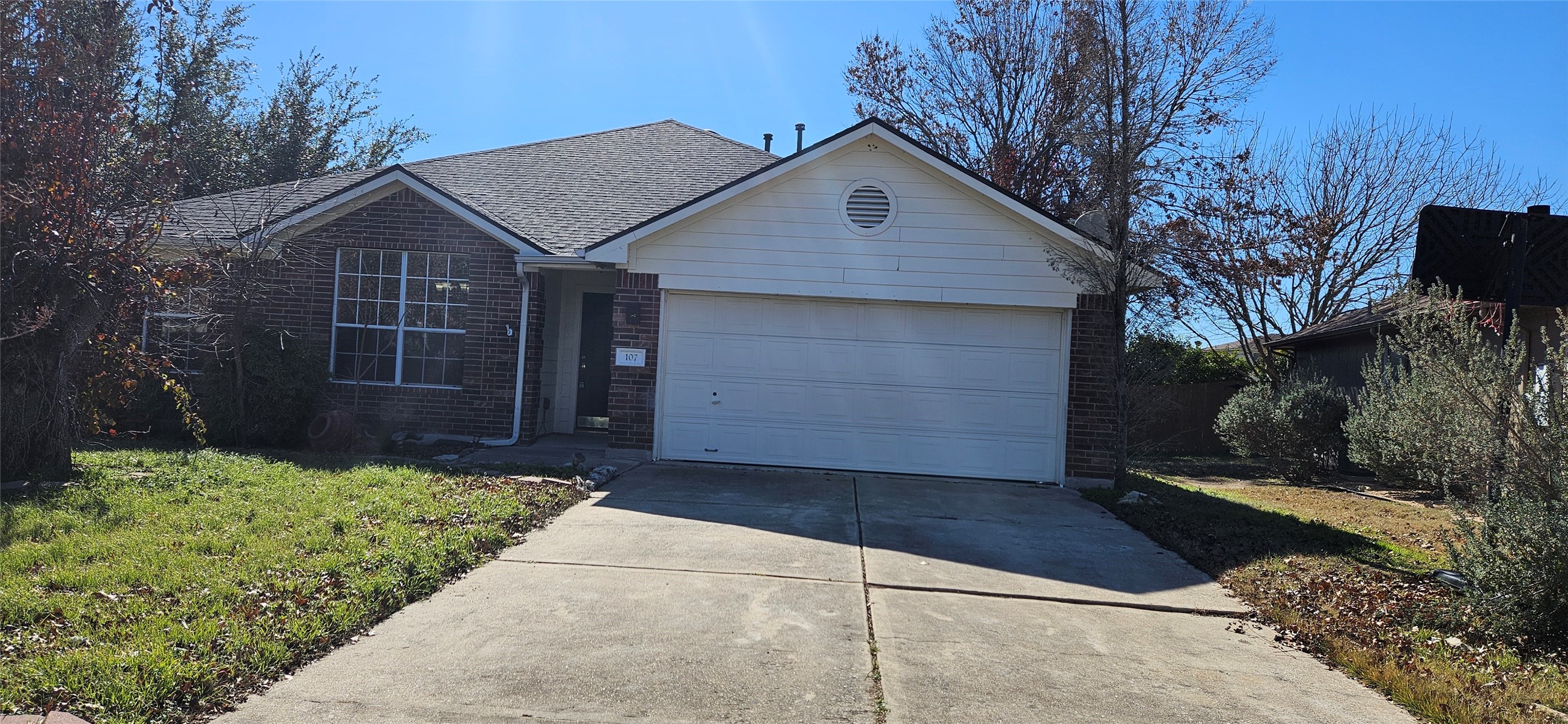 107 Helen CV — photo