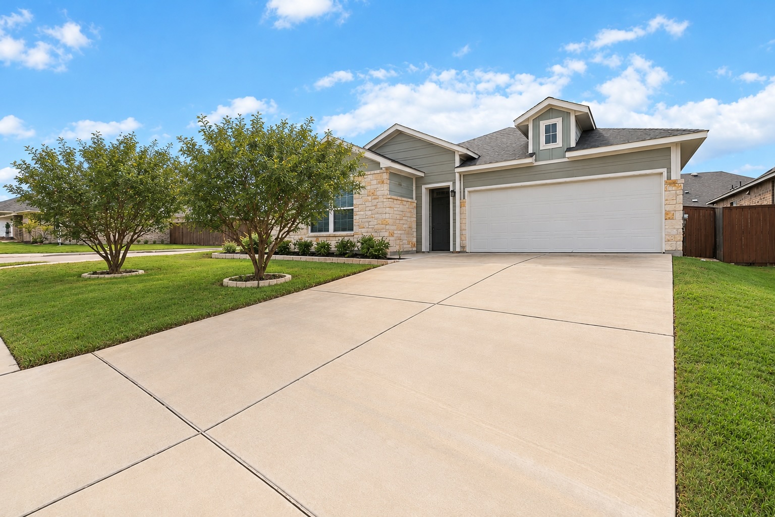 10900 American Mustang Loop — photo