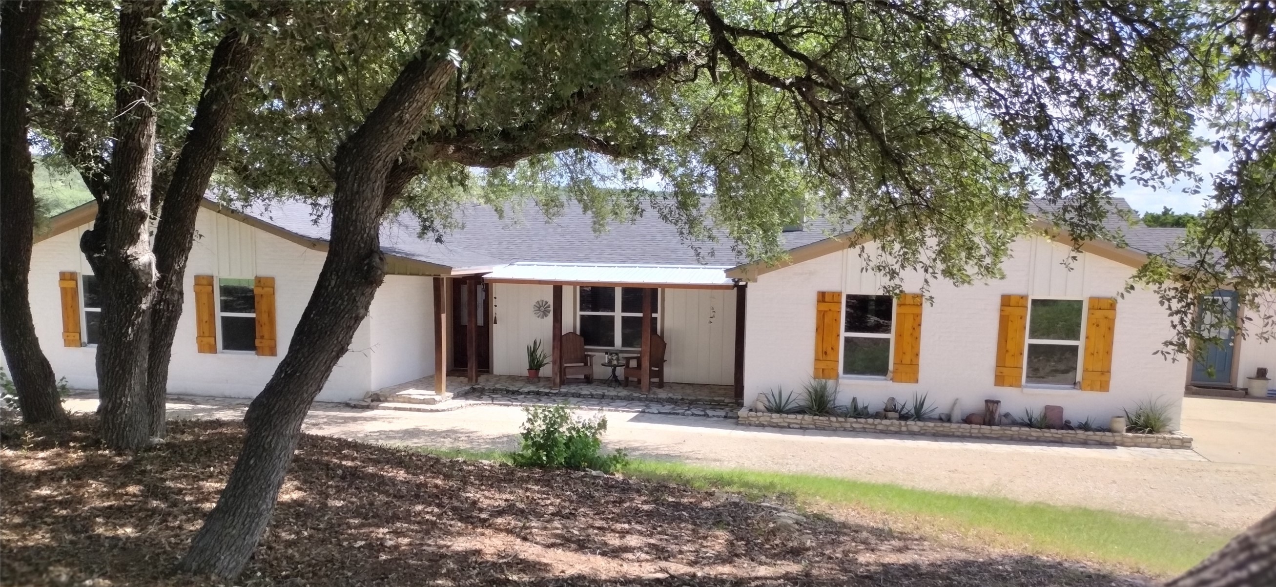 22303 Honeycomb Ln — photo