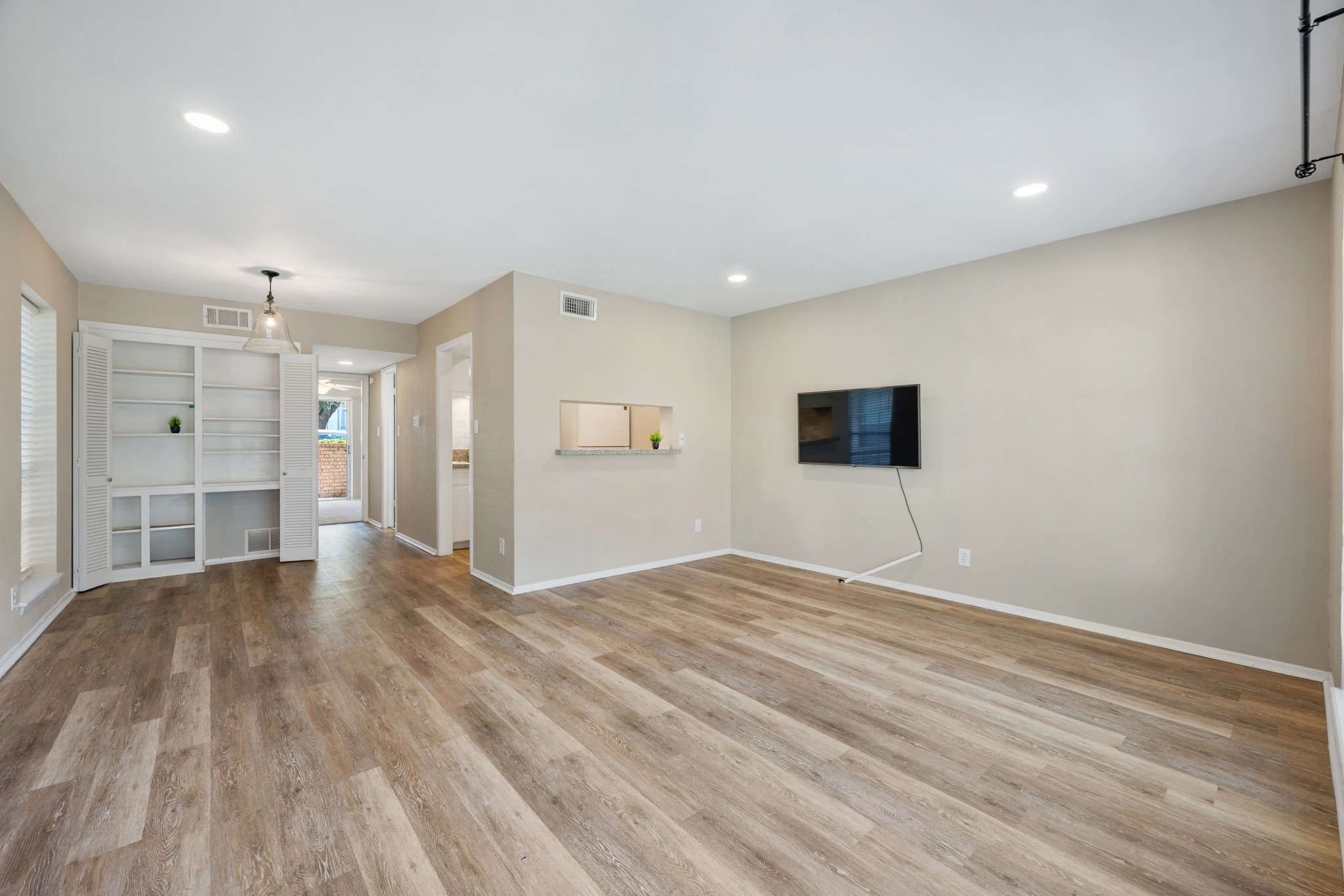 2425 Ashdale Dr 29 — photo