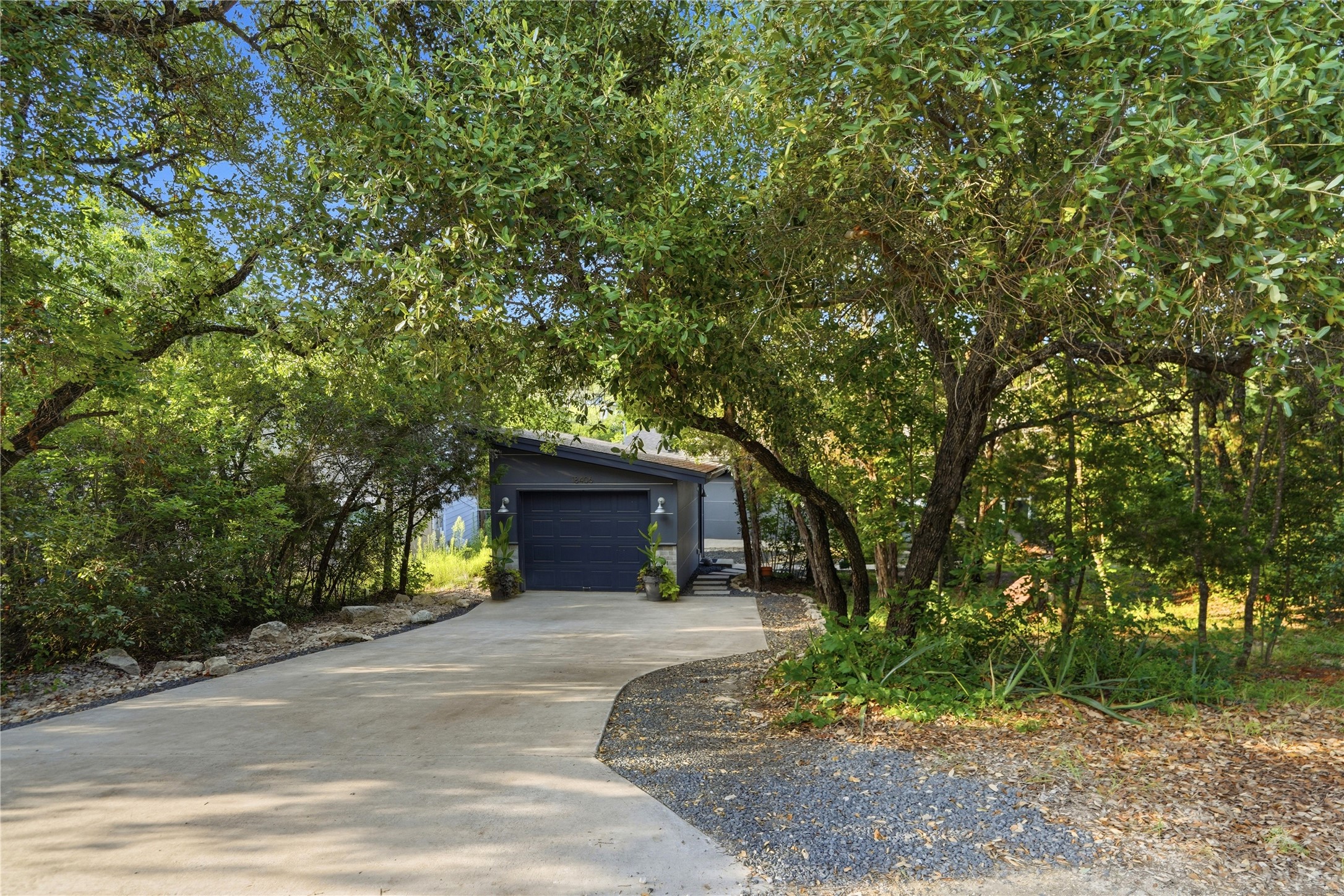 18406 Roundrock Rd — photo