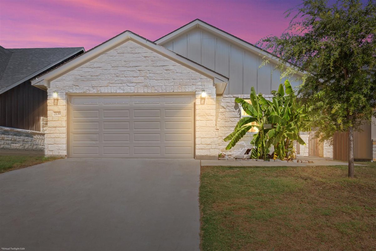 2139 Blackhawk Loop — photo