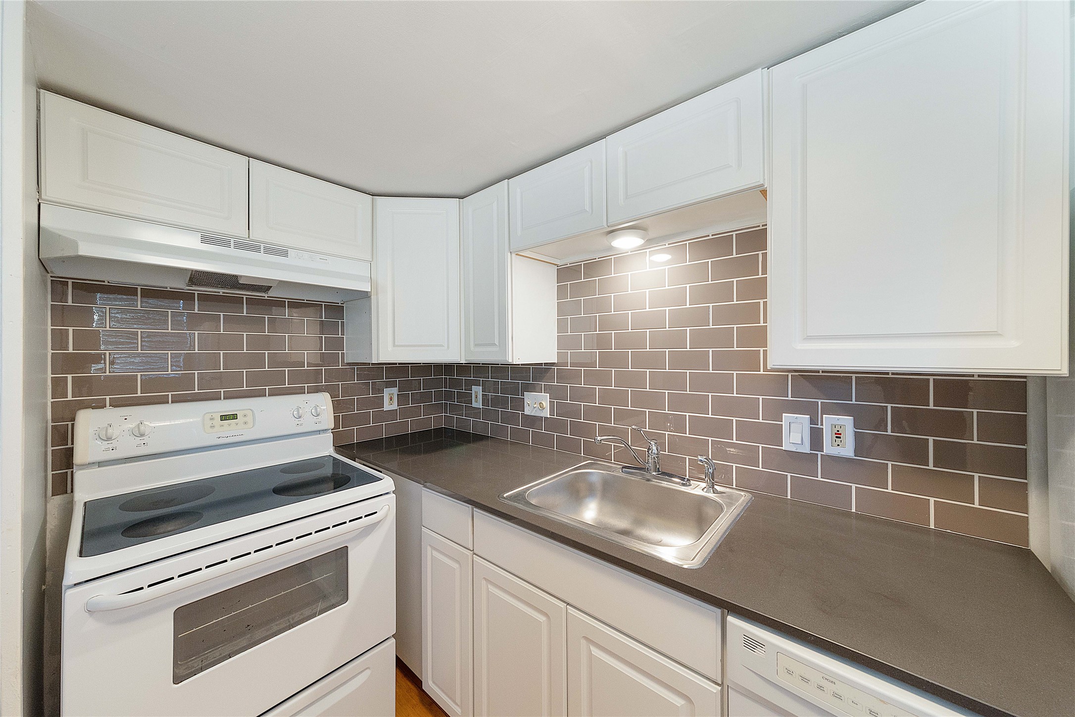 2500 Burleson Road #512, Austin, TX 78741 — photo 2