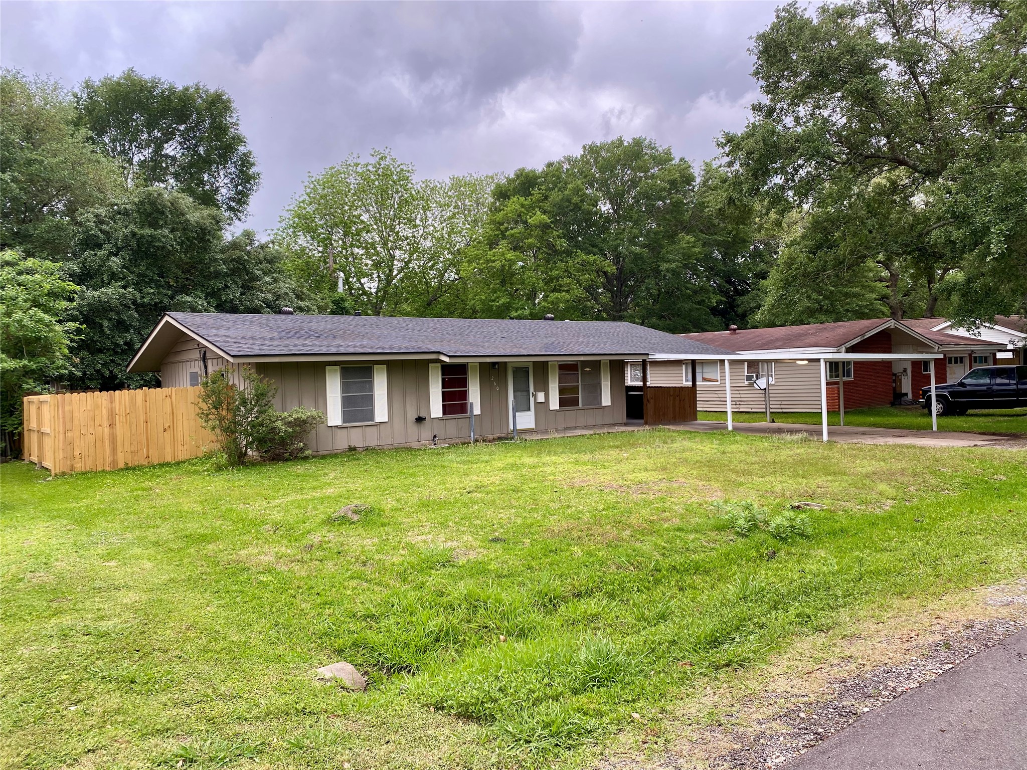 260 Bradford Dr — photo