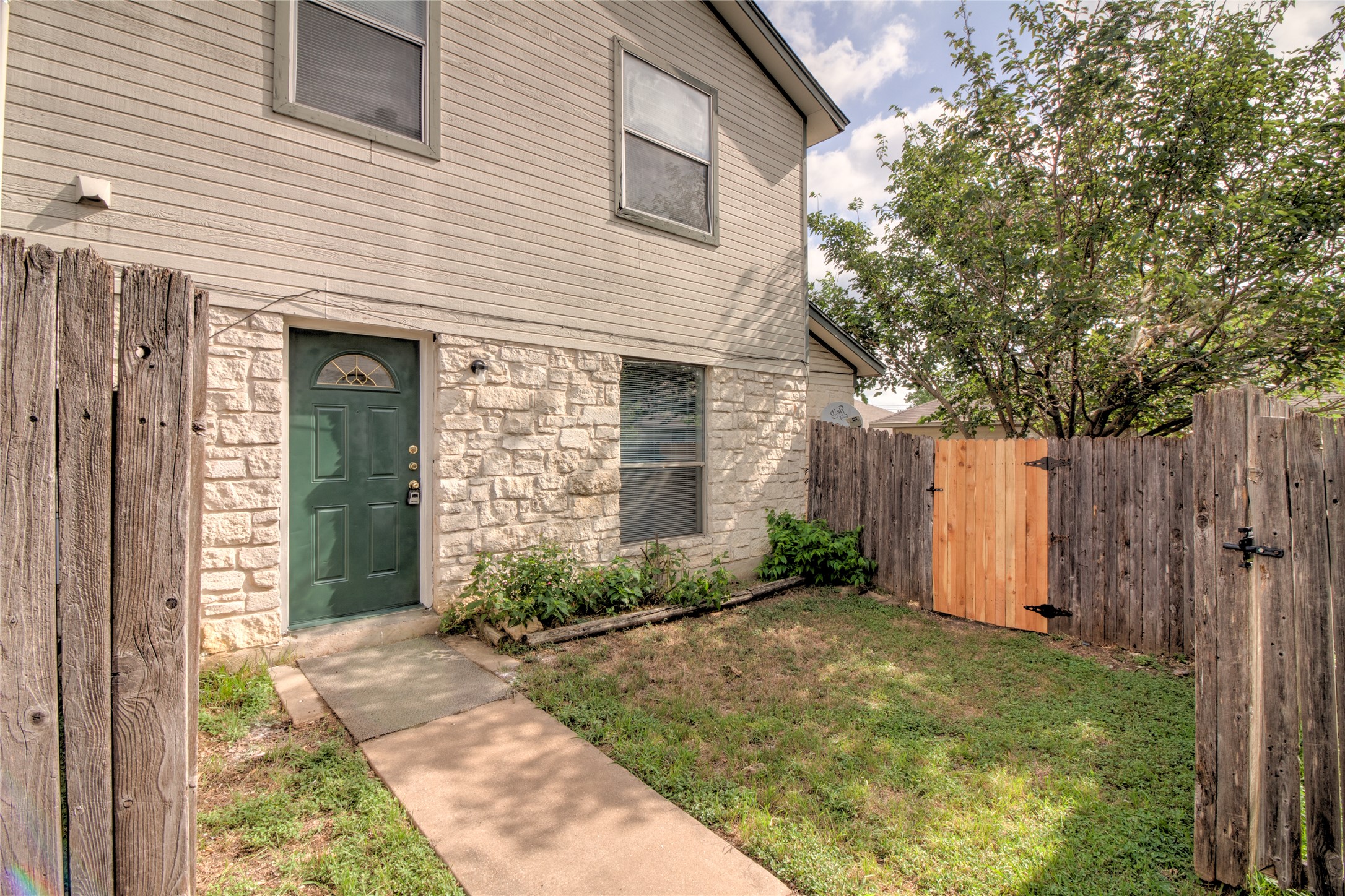 2211 Creekside C Ln C — photo