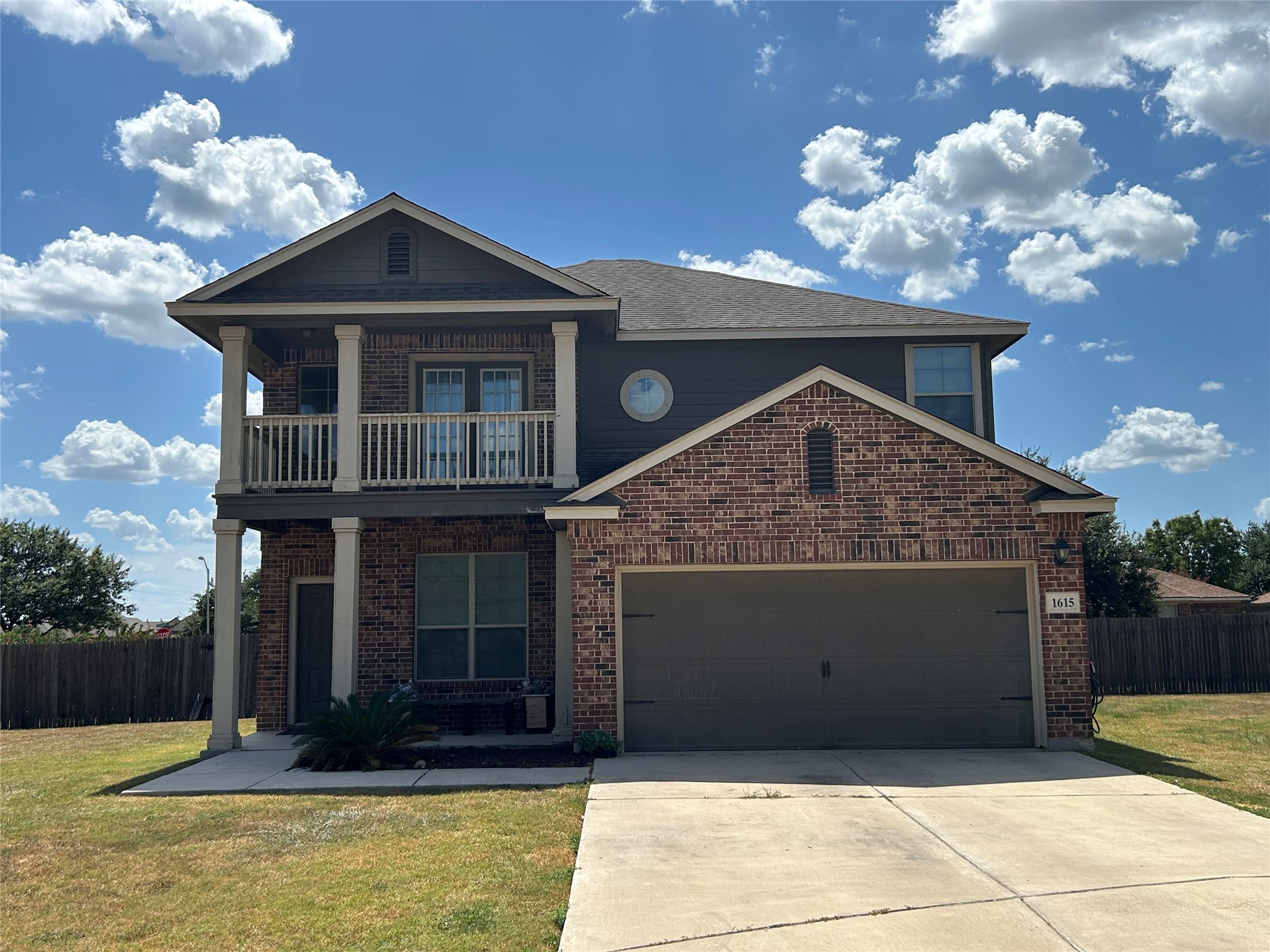 1615 Bluebell Cir — photo