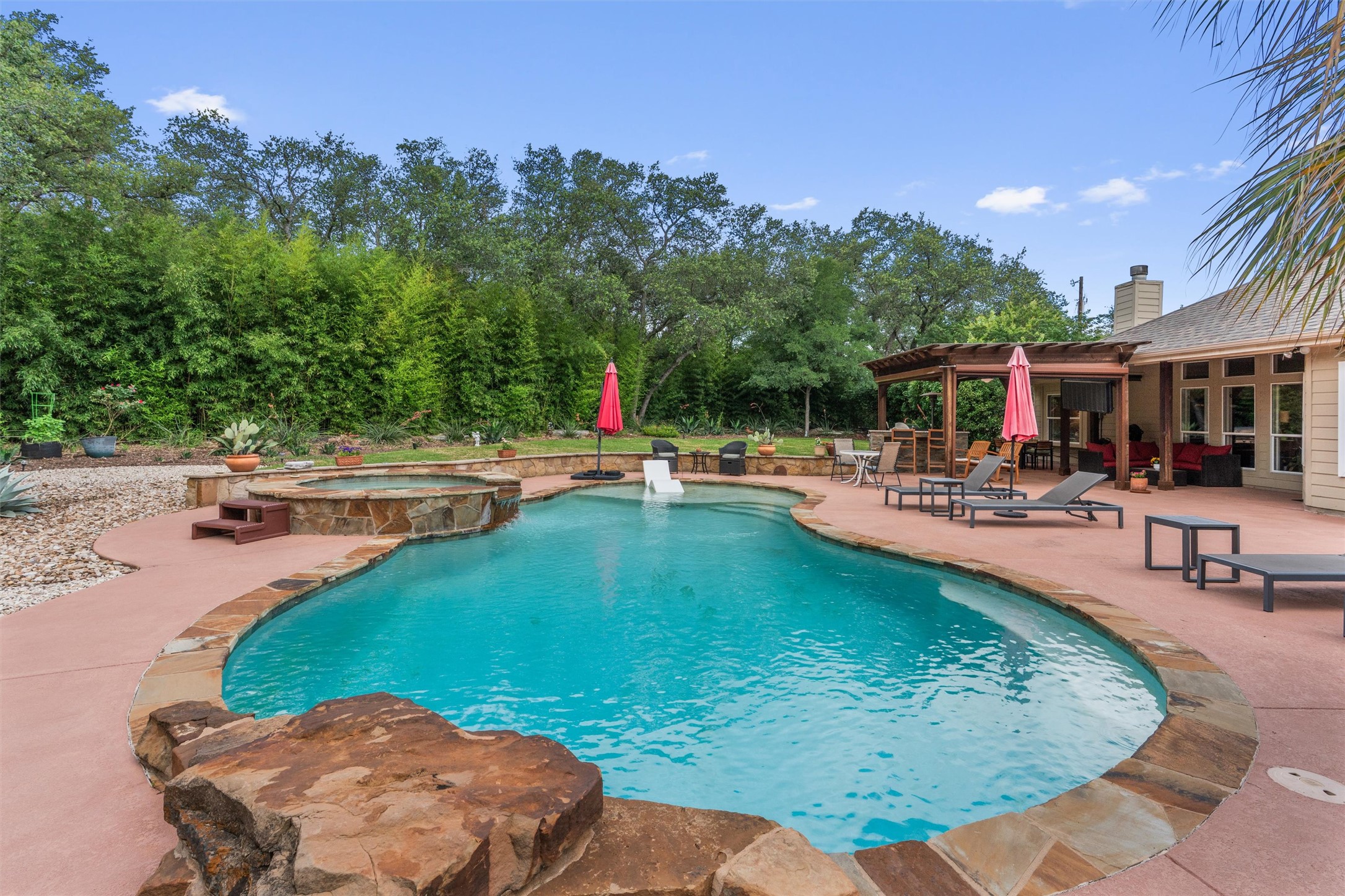 223 E Ridgewood Road, Georgetown, TX 78633 — photo 2