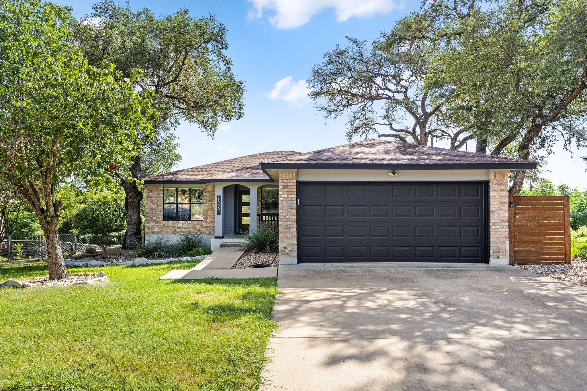 15602 Cedar Ledge St — photo