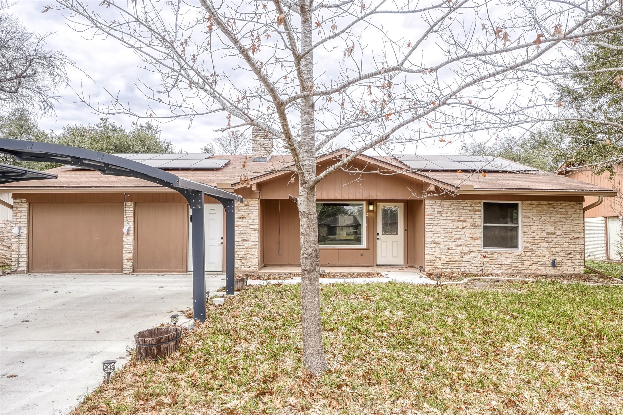 2114 Bel Air Dr — photo