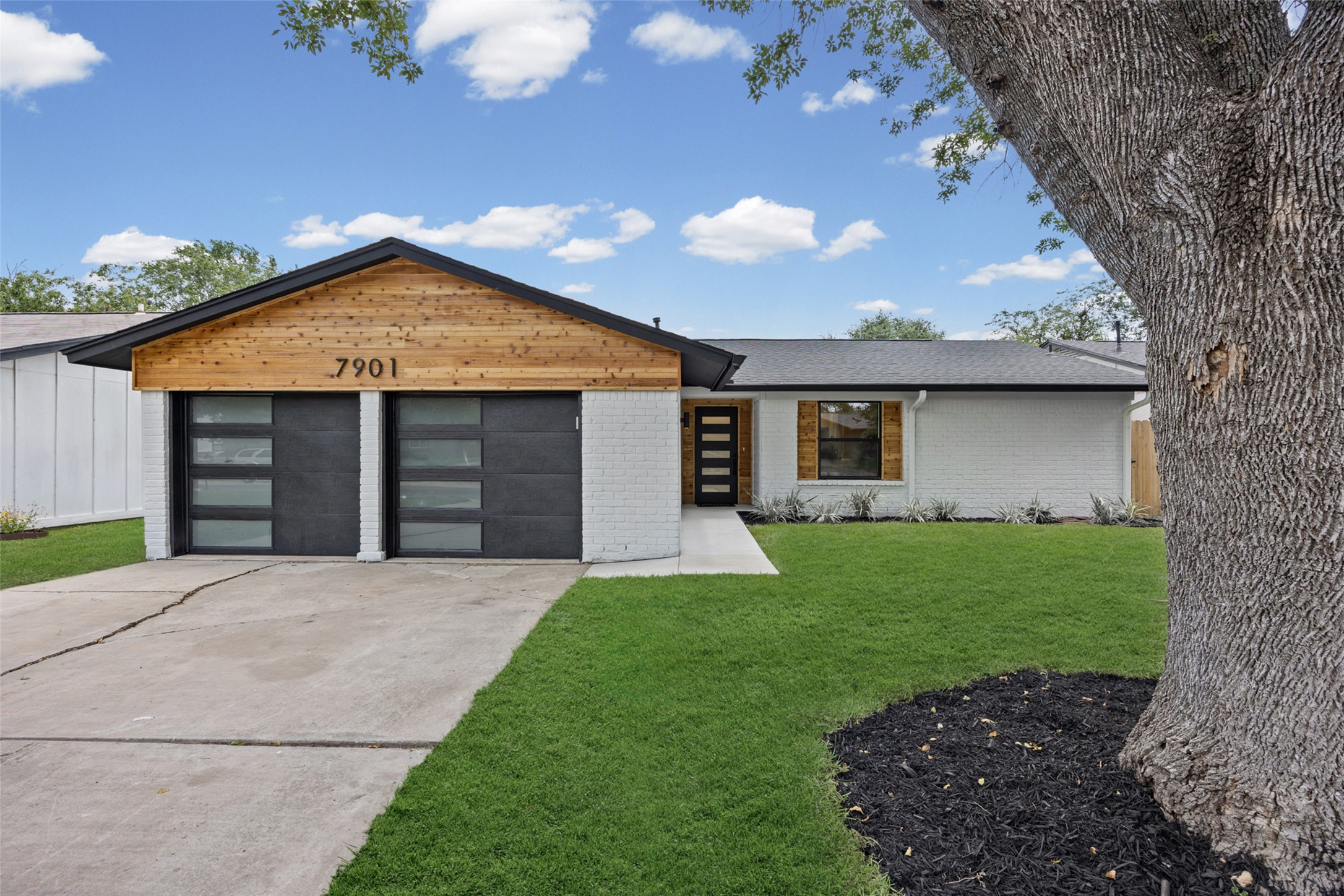 7901 Woodcroft Dr — photo