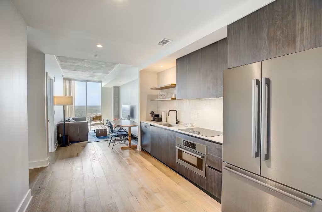 48 East Ave 2206 — photo