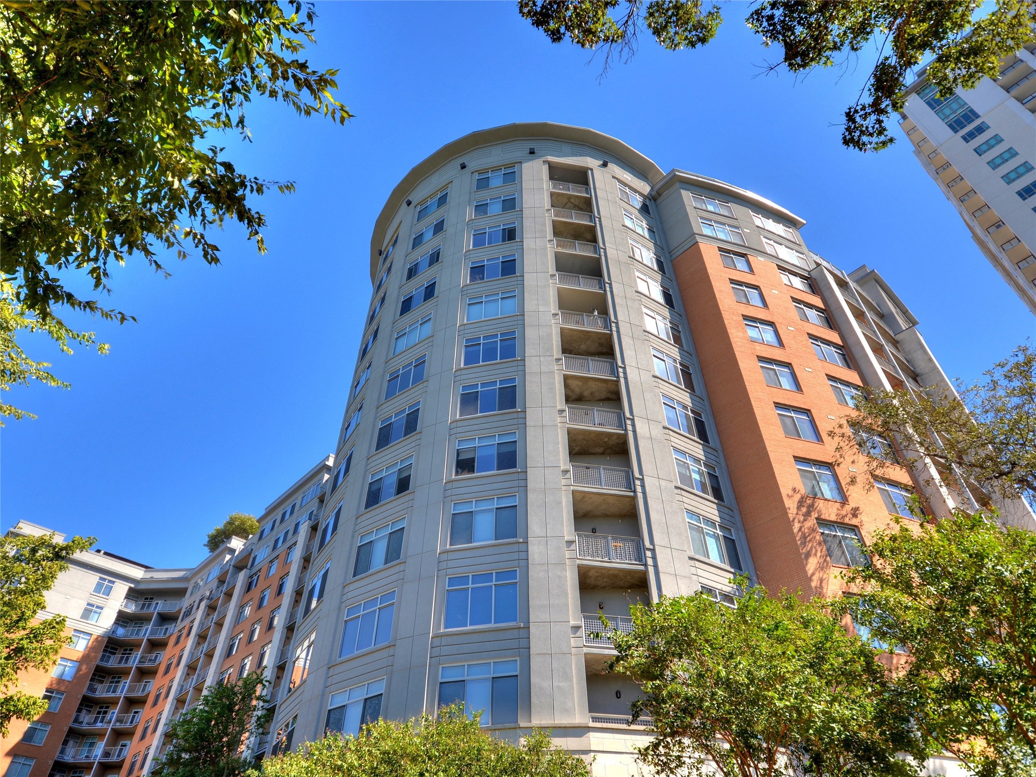 54 Rainey St 811 — photo