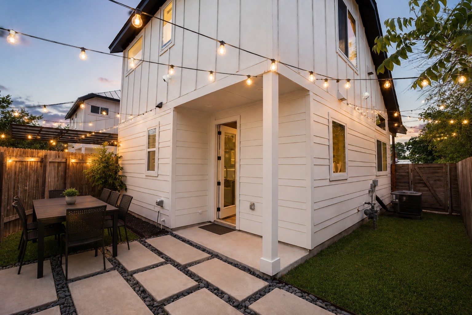 1123 Omega Ave 1 — photo
