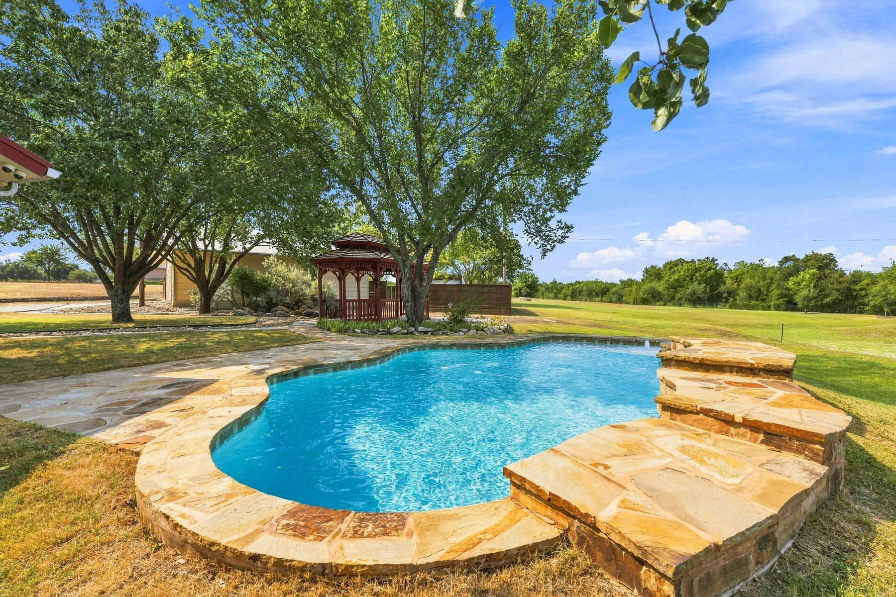 102 Valley View Drive E, Leander, TX 78641 — photo 2