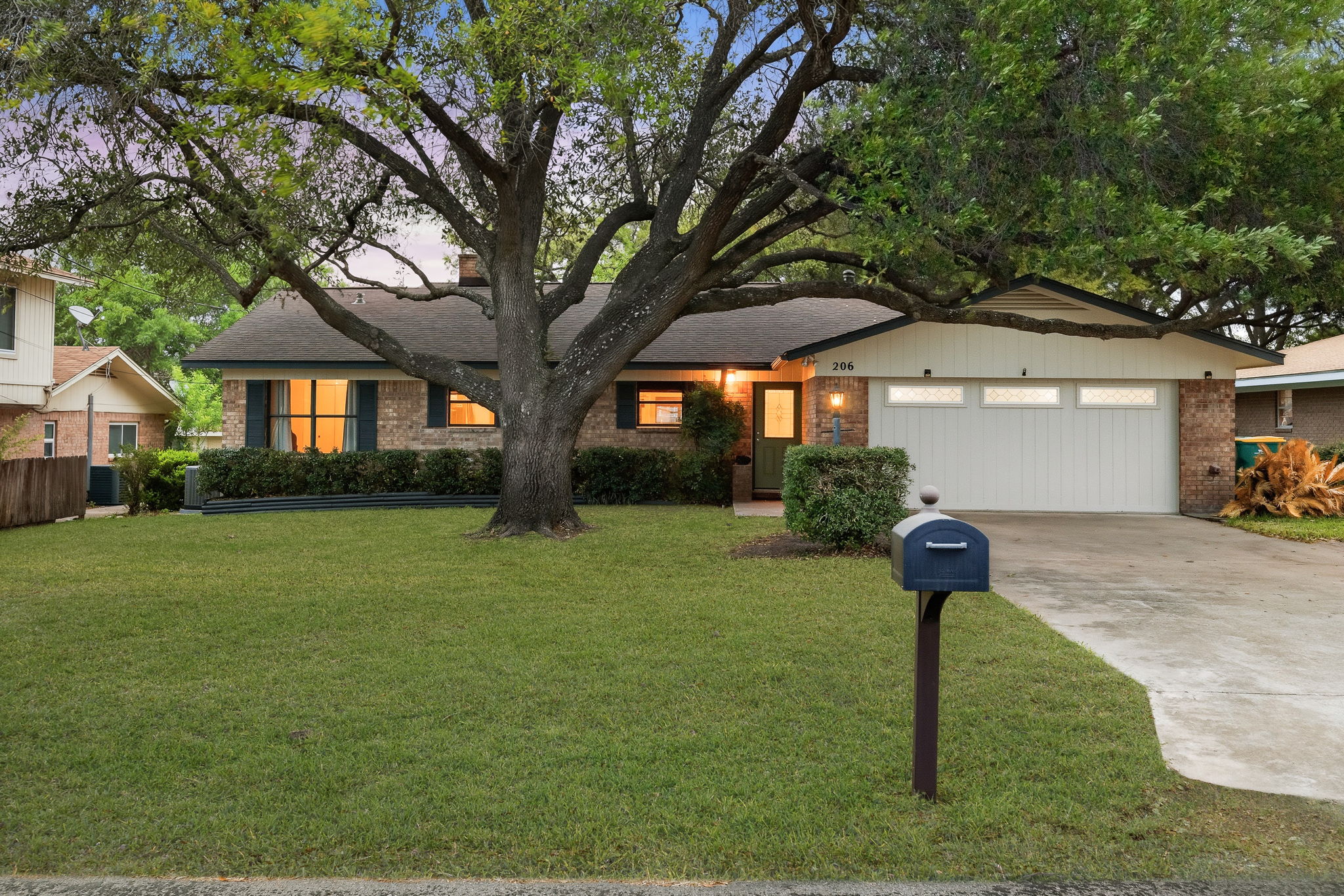 206 E Pheasant Rd — photo