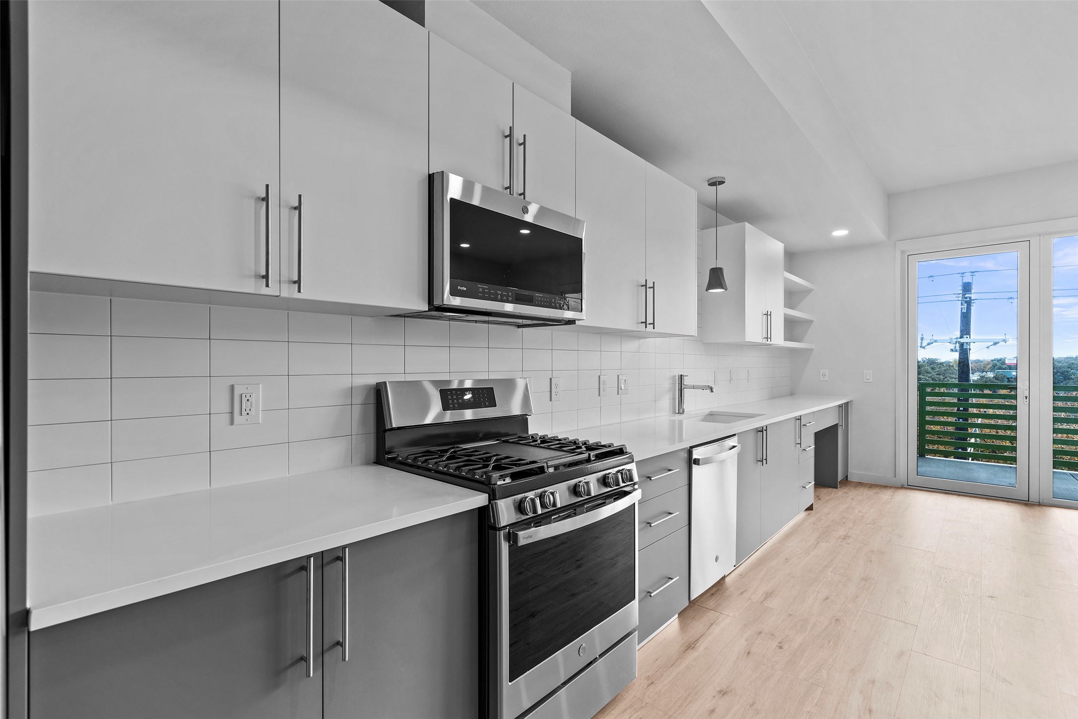 Home in Austin, TX 78704 — photo 2