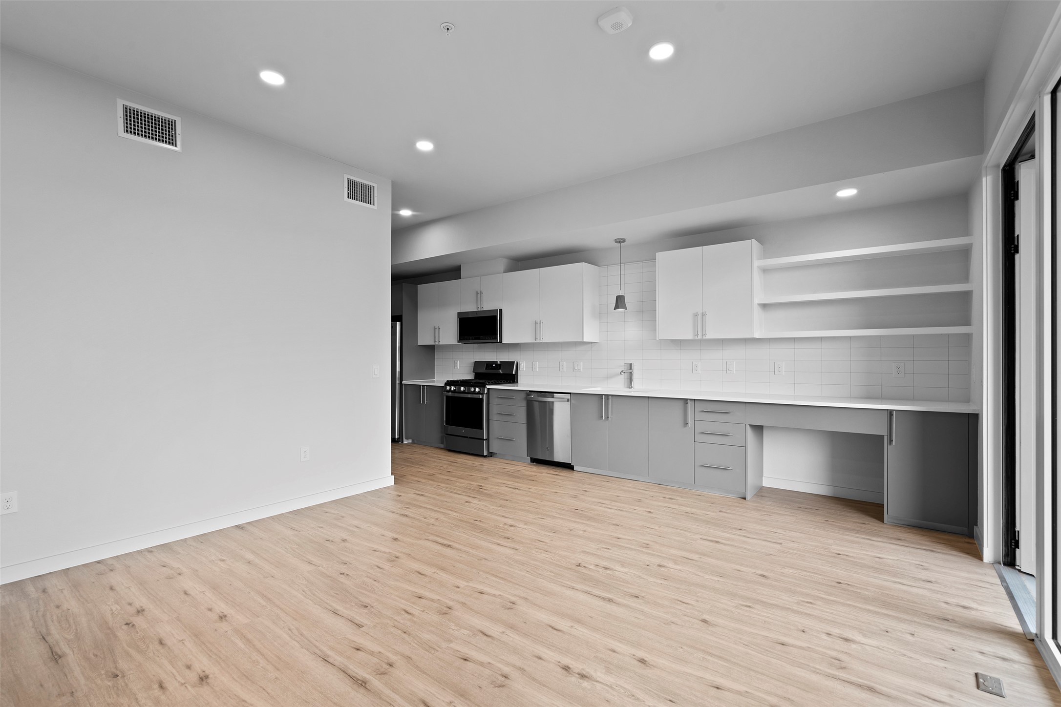 Home in Austin, TX 78704 — photo 3