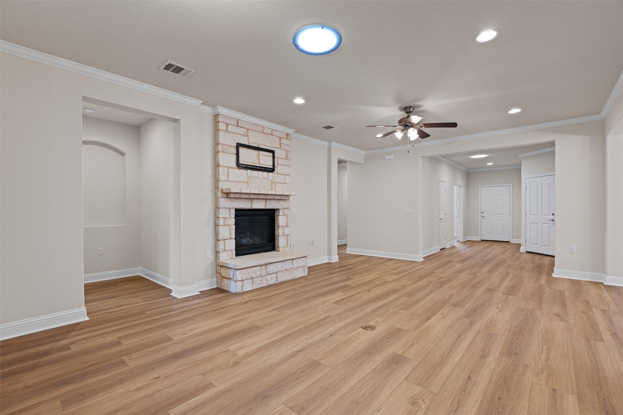 509 Davis Mountain Cir — photo