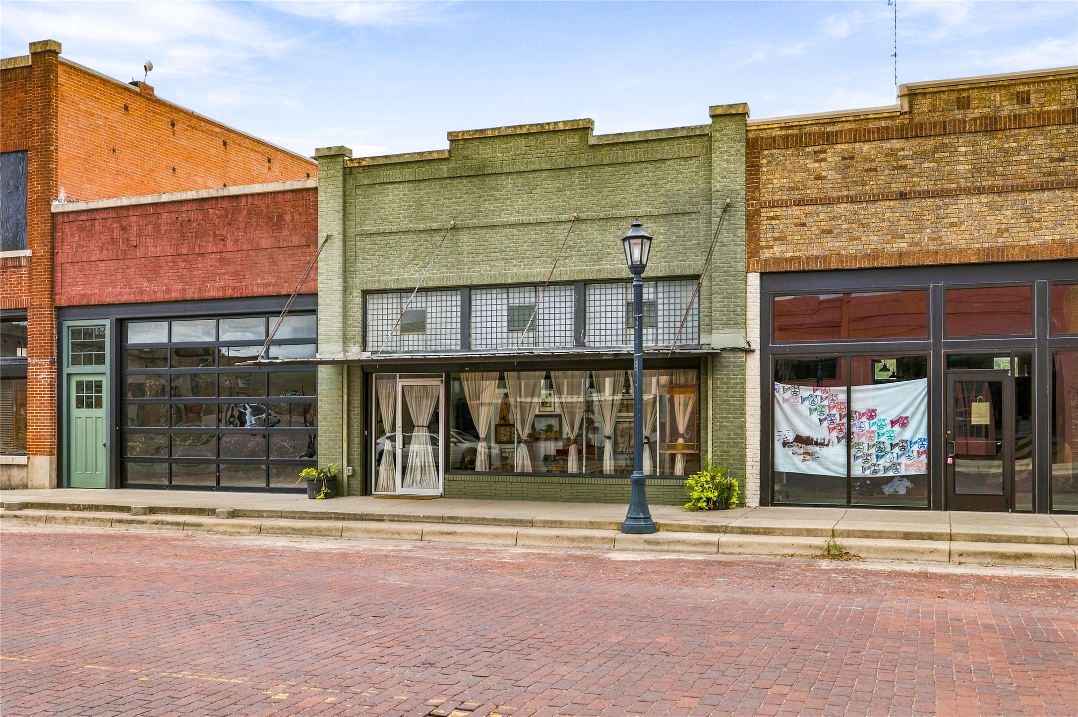 137 E Clark Street, Bartlett, TX 76511 — photo 2