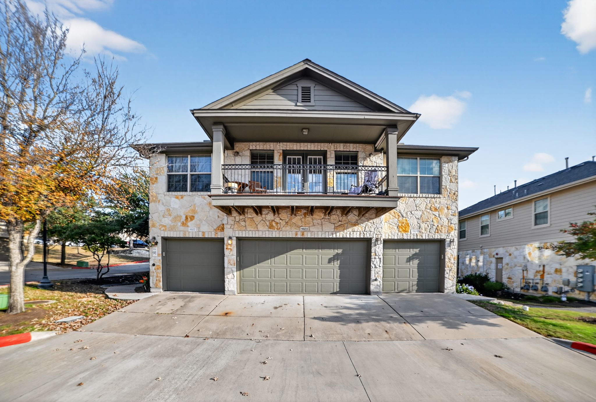 3101 Davis Ln 9101 — photo