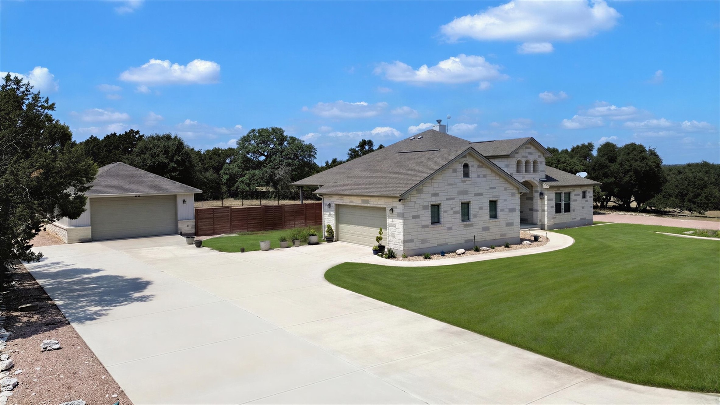 404 First Down Dash, Burnet, TX 78611 — photo 3