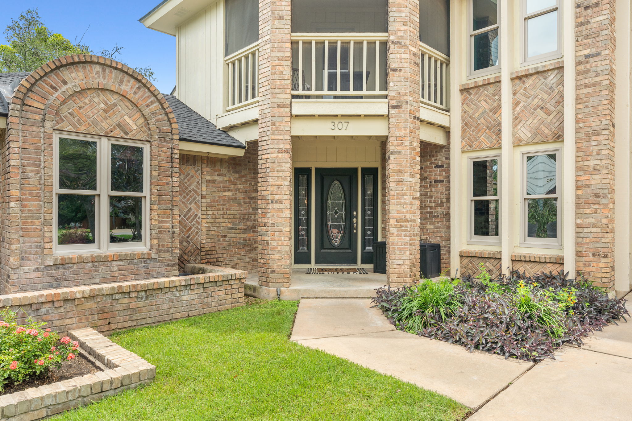 307 S Ridge Circle, Georgetown, TX 78628 — photo 2