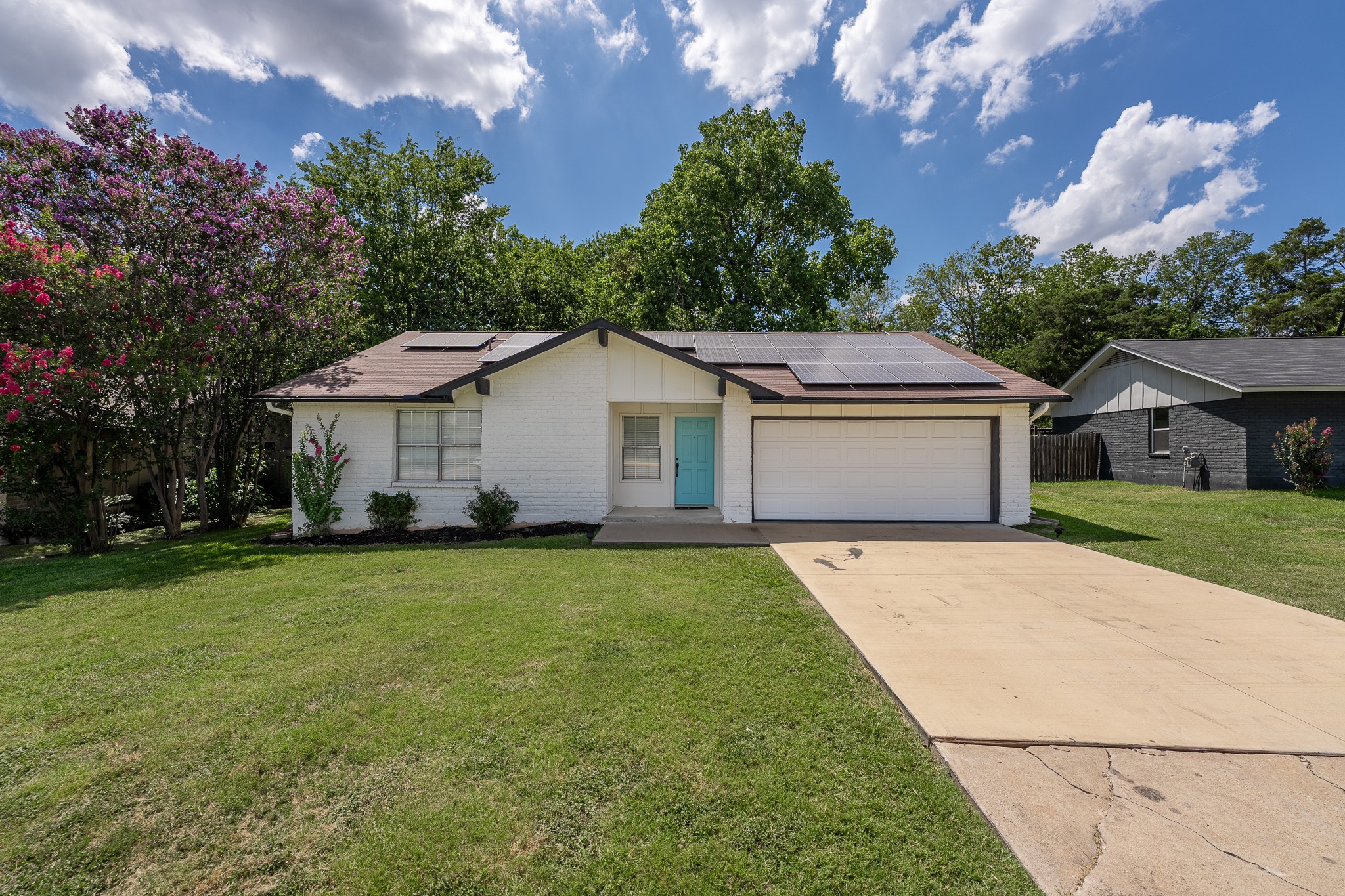 7300 Lazy Creek Dr — photo