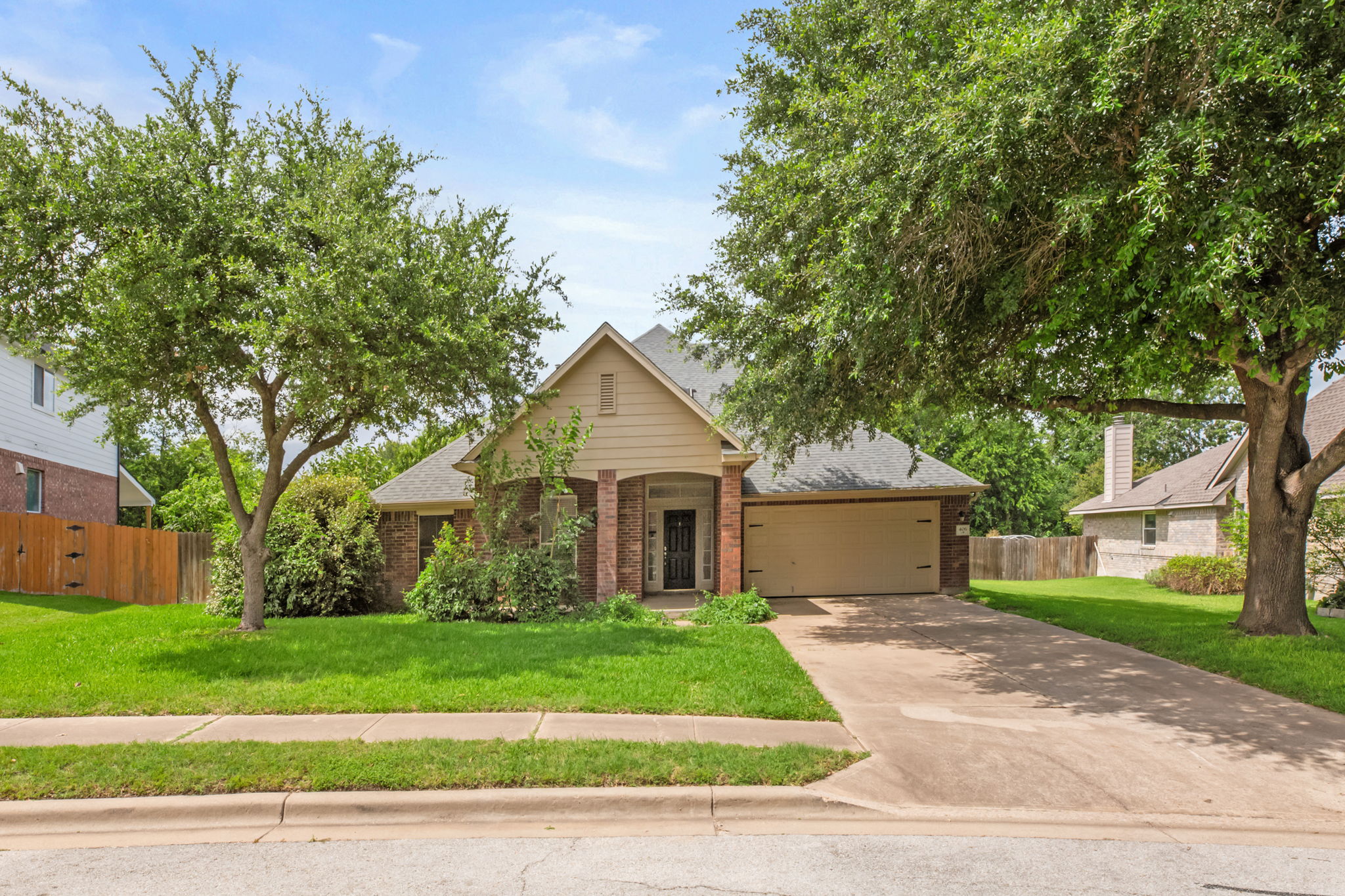 406 Bellaire Oaks Dr — photo