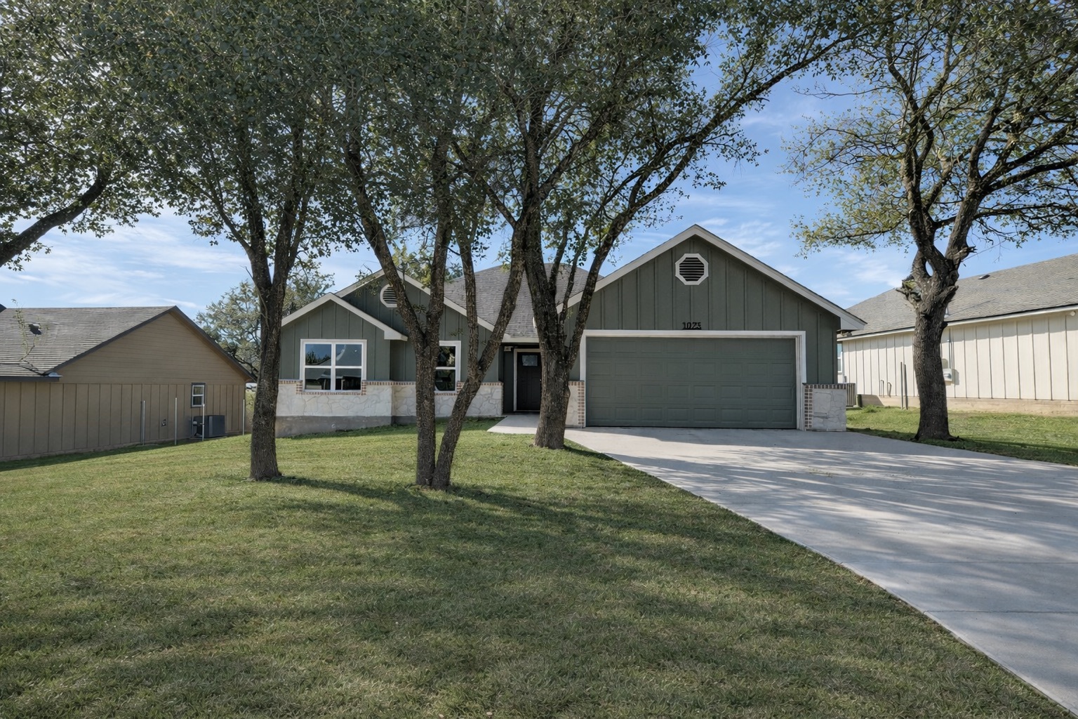 1023 Fieldstone Dr — photo