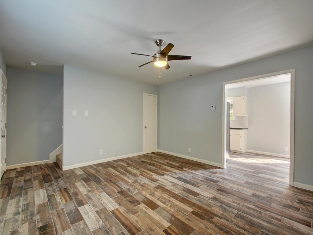 6209 Adalee Ave B — photo