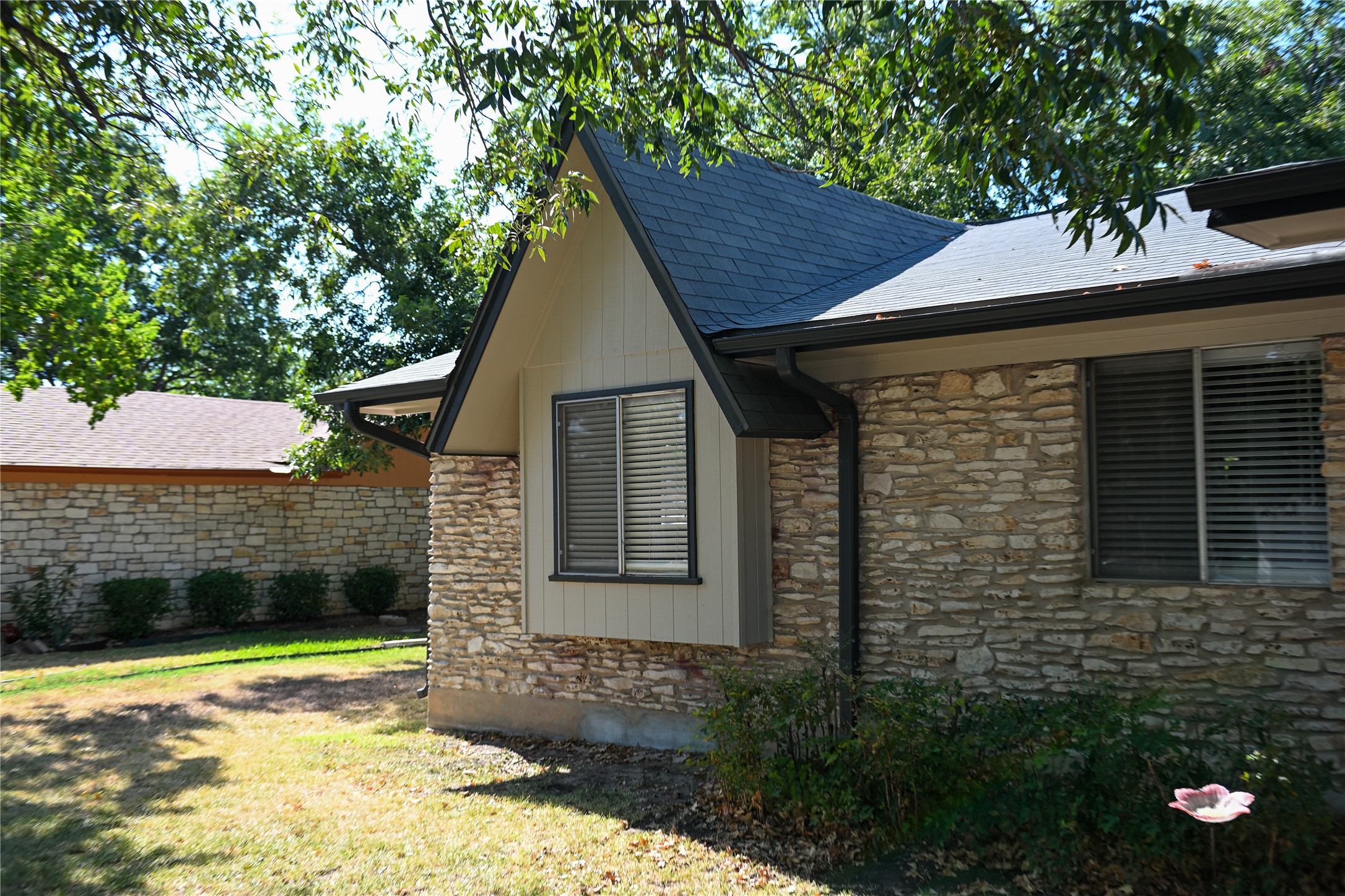401 Dove Creek Dr — photo