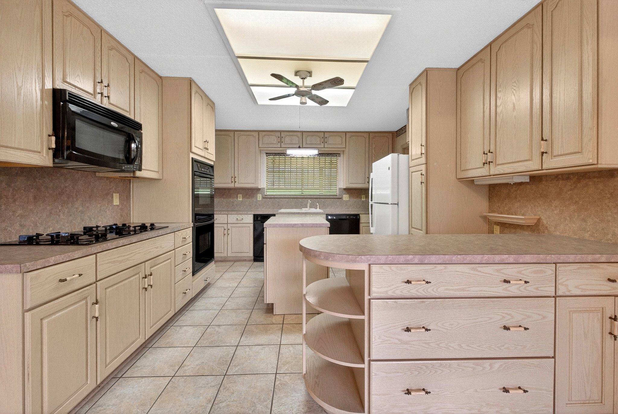 605 E Mary Jane Dr — photo