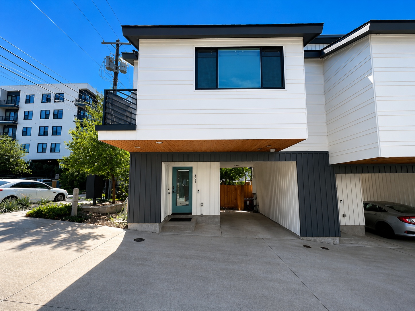 913 Duncan Ln 201 — photo