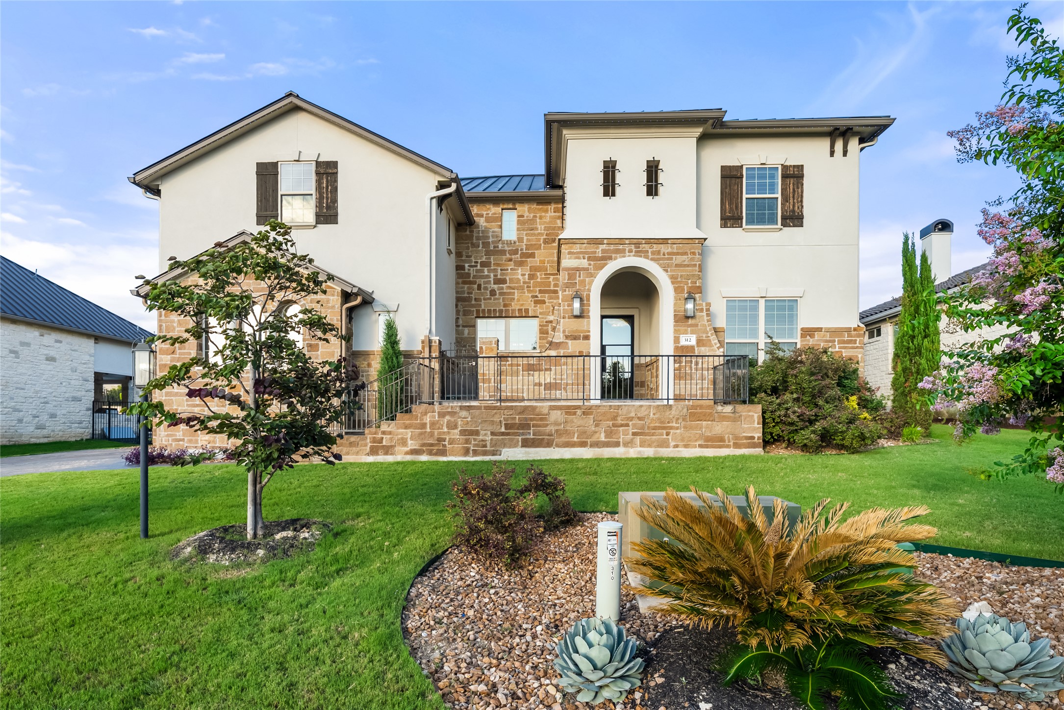 312 Bisset Ct — photo