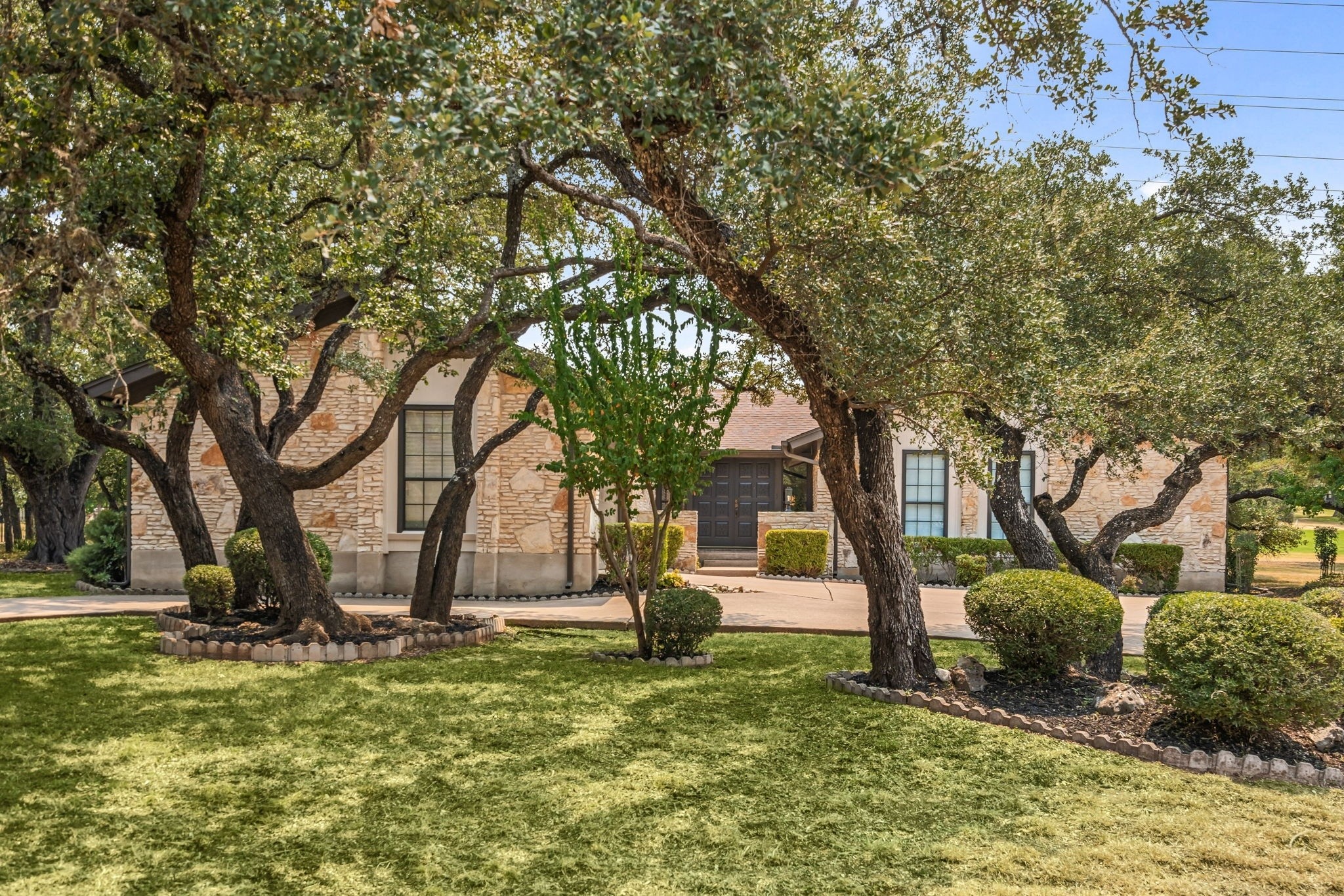 106 White Sands Dr — photo