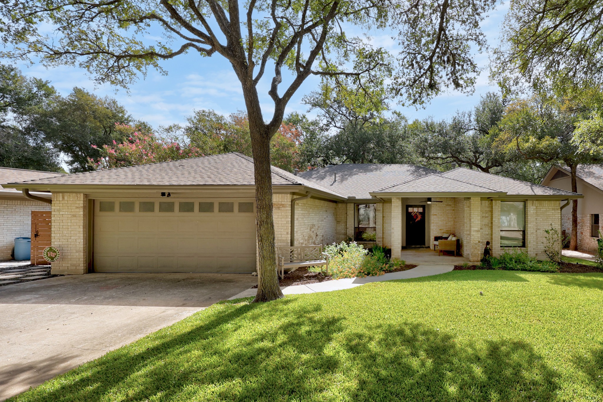 8601 Dorotha Ct — photo